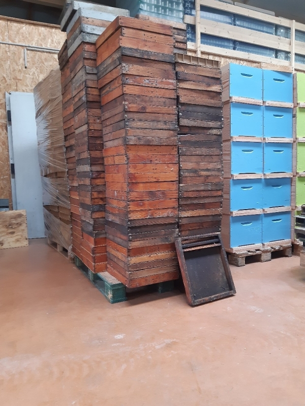 Nourrisseurs bois et plastique Dadant 10 c